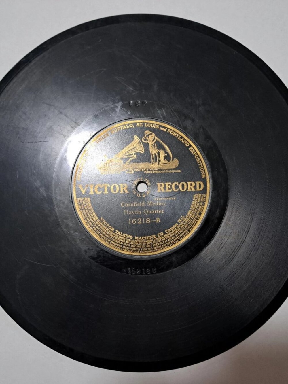VICTOR Record 78 rpm 16218 CORNFIELD MEDLEY / MASSA'S IN THE COLD GROUND